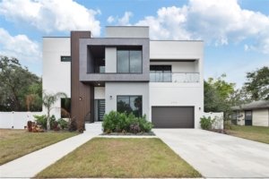 Luxury new construction home in South Tampa