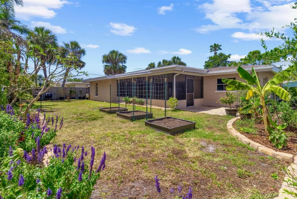 Move-In Ready Maximo Moorings Home | St. Petersburg FL | No Flood Zone!