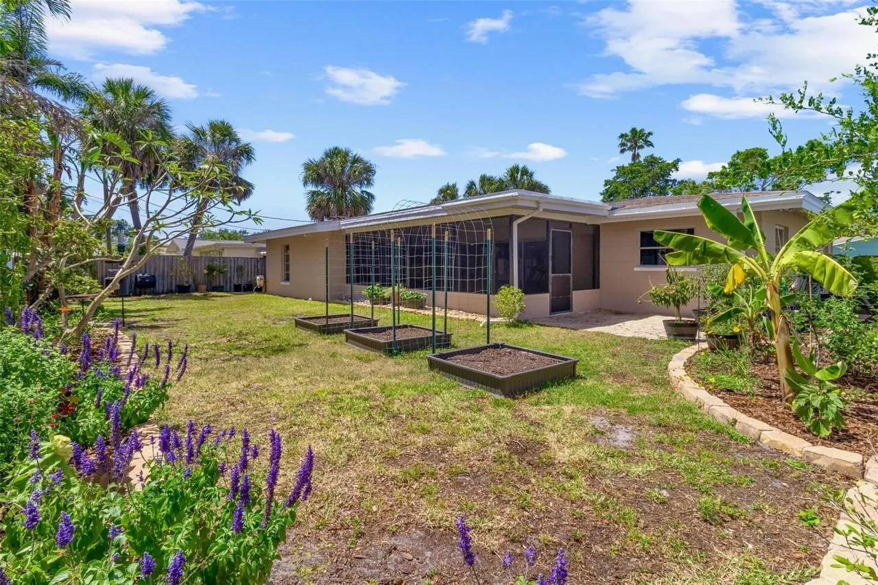 Move-In Ready Maximo Moorings Home | St. Petersburg FL | No Flood Zone!