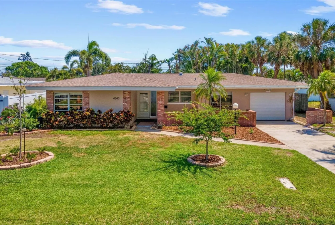 Move-In Ready Maximo Moorings Home | St. Petersburg FL | No Flood Zone!